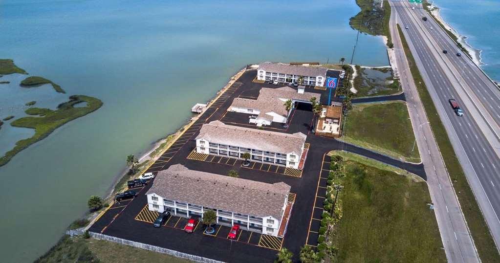 Motel 6 Portland Exterior photo